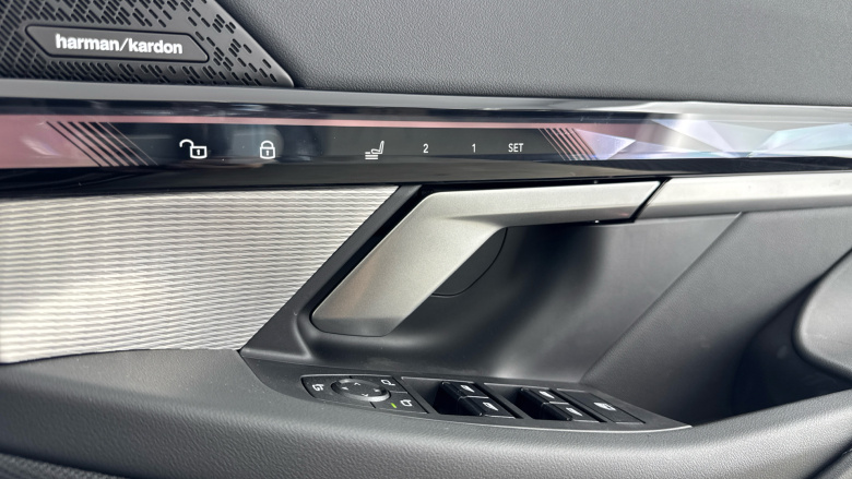 BMW 5 Series 550e xDrive M Sport Pro 4dr Auto [Tech+/Comfort+] Saloon